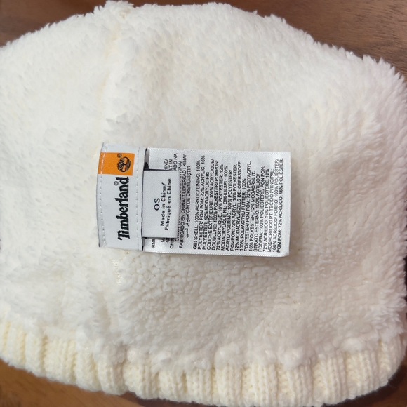 NWT Timberland Heavy Cable Knit PomPom Beanie with Fleece Lining in Ivory - Picture 4 of 6